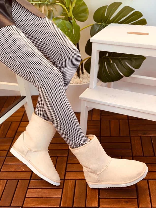 Bej Kısa (Ugg)