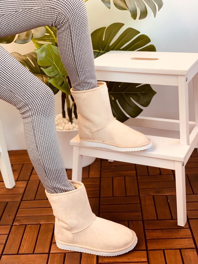 Bej Kısa (Ugg)