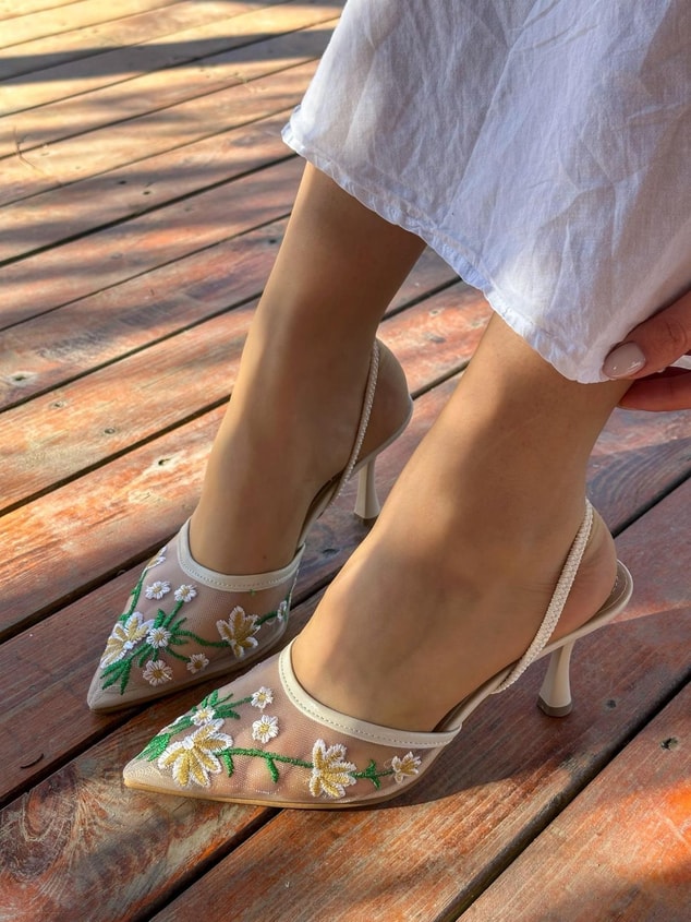 Bej (Livia) Çiçek Nakış Detay Topuklu Kadın Stiletto