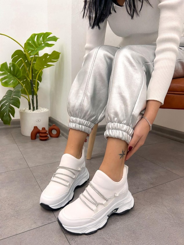 Beyaz Cilt (Dore) Kadın Gizli Topuklu Bağcıklı Sneakers