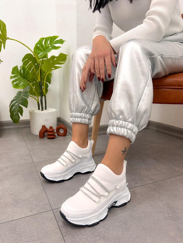Beyaz Cilt (Dore) Kadın Gizli Topuklu Bağcıklı Sneakers