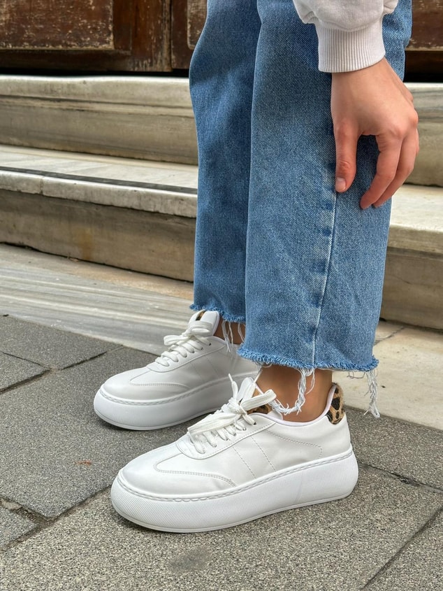 Beyaz Cilt (Leoy) Leopar Bağcıklı Kadın Sneakers
