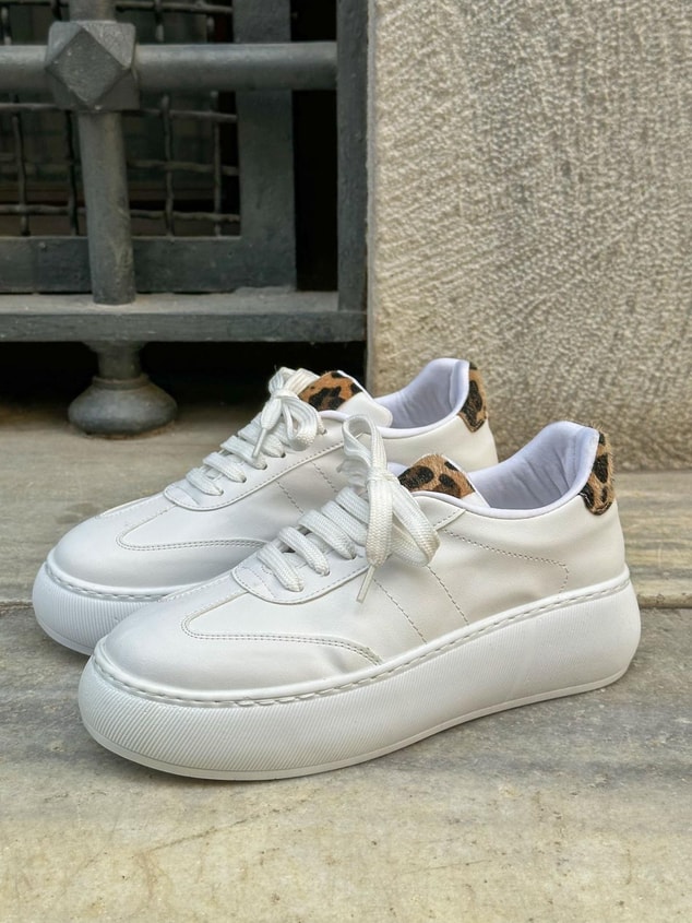 Beyaz Cilt (Leoy) Leopar Bağcıklı Kadın Sneakers