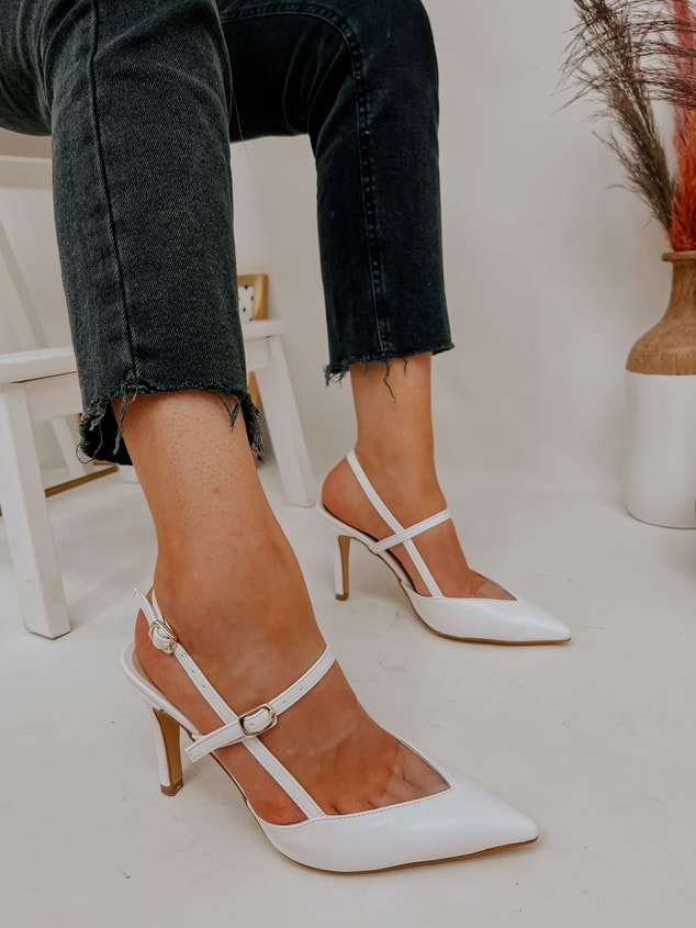 Beyaz Deri (Cindy) Şeffaf Detay Bilek Tokalı Kadın Stiletto