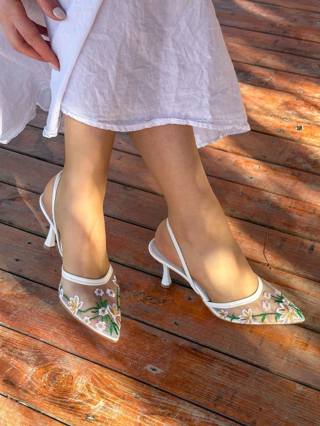 Beyaz (Livia) Çiçek Nakış Detay Topuklu Kadın Stiletto