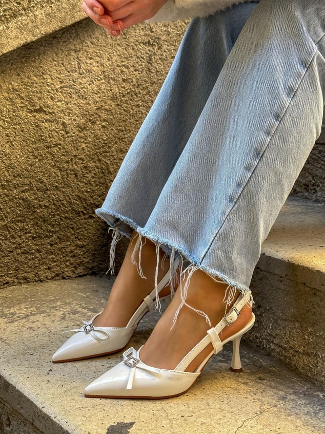 Beyaz Rugan (Casey) Toka Detay Kadın Stiletto