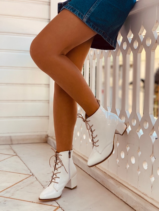 Beyaz Rugan (Fabiola) Kadın Bot