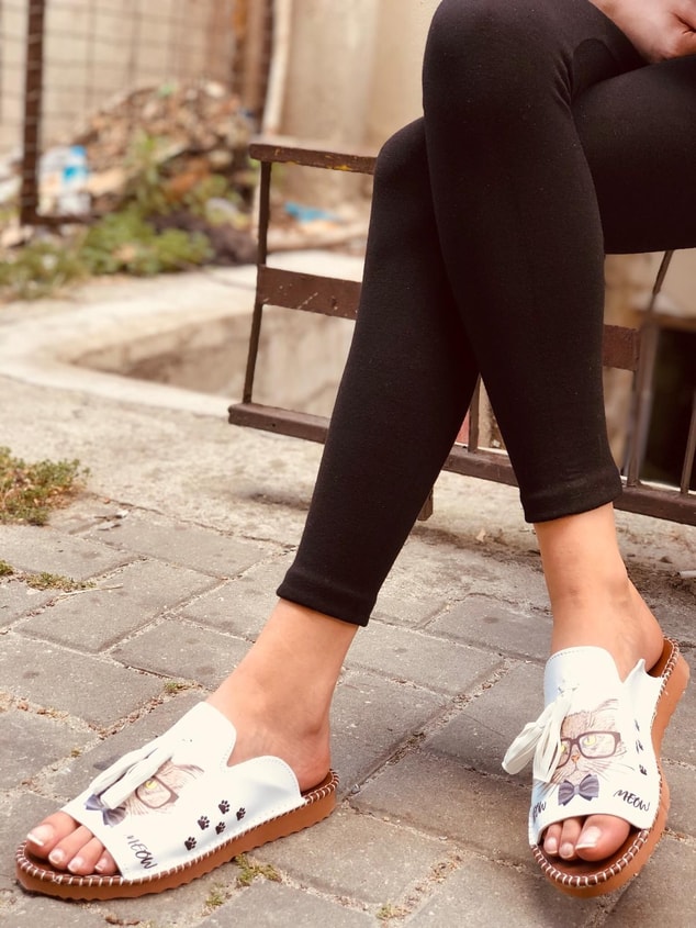 Frida Beyaz Kedili Kalın Taban Babet-Sandalet