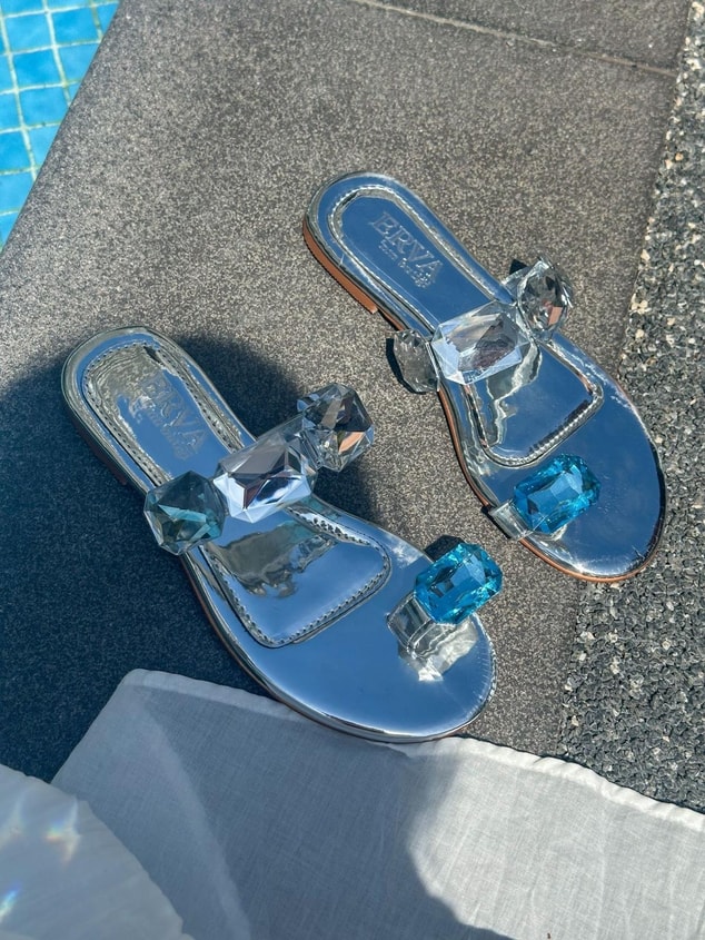 Gümüş Rugan (Amber) Taşlı Parmak Arası Kadın Terlik