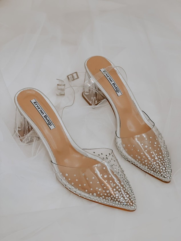 Hologram Şeffaf (Drop) Taş Detay Bilek Bağlamalı Kadın Stiletto