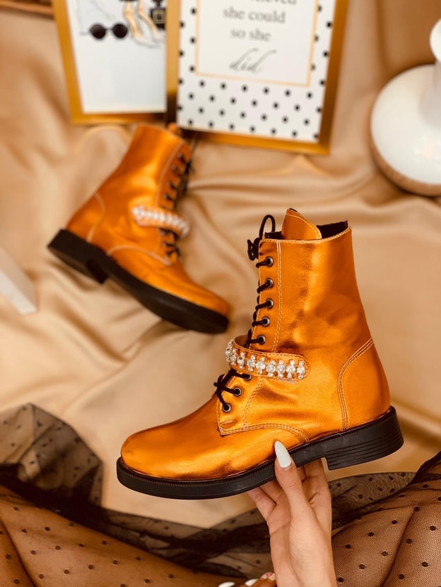 Oranj (Mabel) Kadın Bot