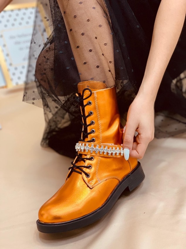 Oranj (Mabel) Kadın Bot