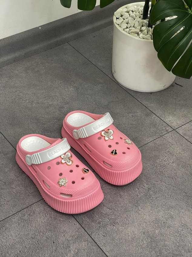 Pembe (Dolly) Terlik