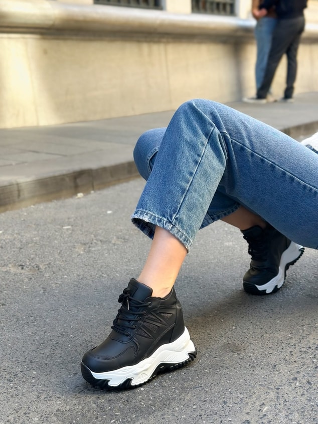 Siyah Cilt ( Celly )Gizli Topuk Dolgu Topuk 7 Cm Boy Uzatan Sneakers