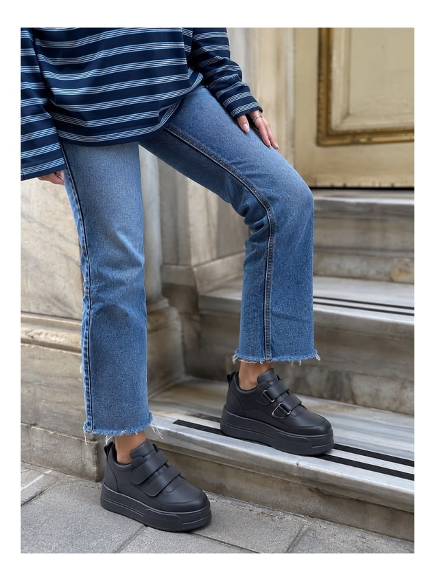 Siyah Cilt (Cerrely) Gizli Topuk Dolgu Topuk 8 Cm Boy Uzatan Sneakers