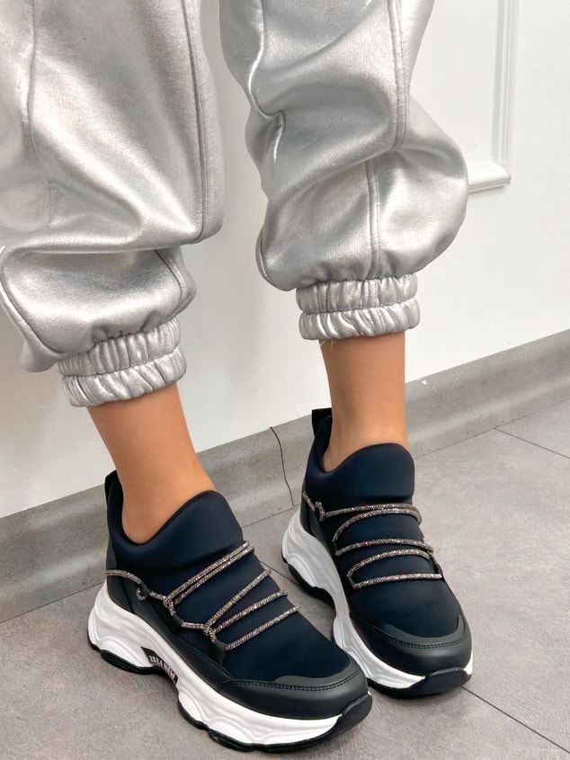 Siyah Cilt (Dore) Kadın Gizli Topuklu Bağcıklı Sneakers