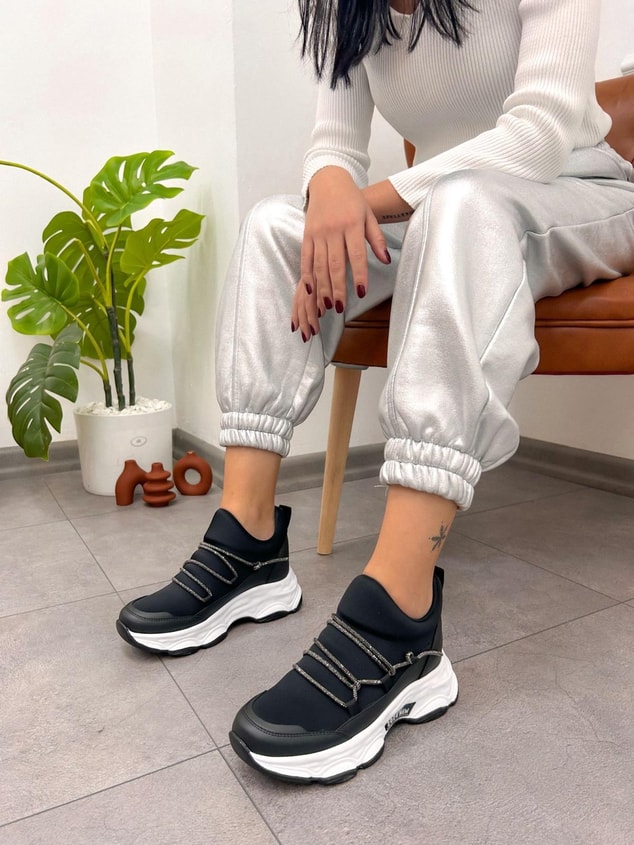 Siyah Cilt (Dore) Kadın Gizli Topuklu Bağcıklı Sneakers