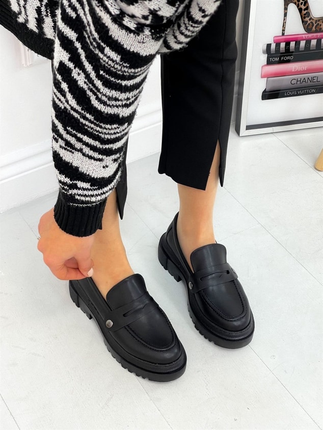 Siyah Cilt (Fabio) Üç Tokalı Kadın Loafer