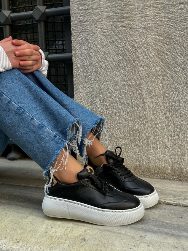 Siyah Cilt (Leoy) Leopar Bağcıklı Kadın Sneakers