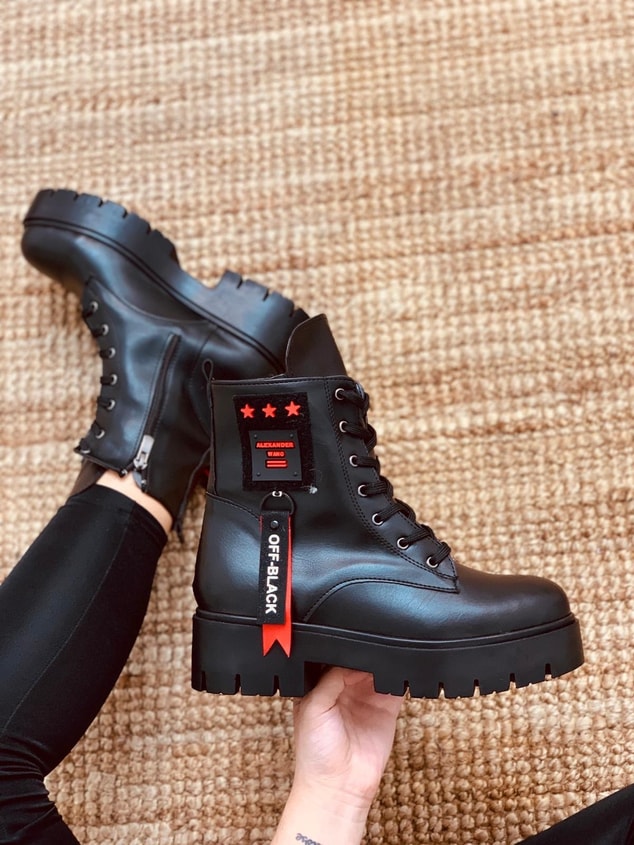 Siyah (Nevada) Kadın Spor Bot