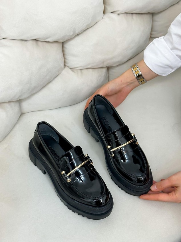 Siyah Rugan (Belt) Toka Detay Kadın Loafer