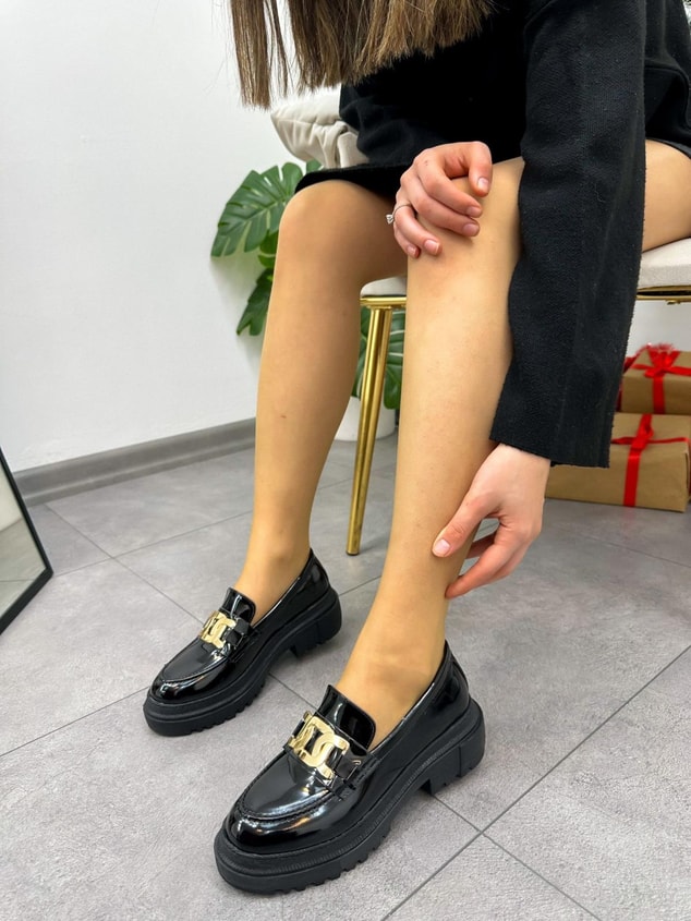 Siyah Rugan (Edith) Zincir Detay Kadın Loafer