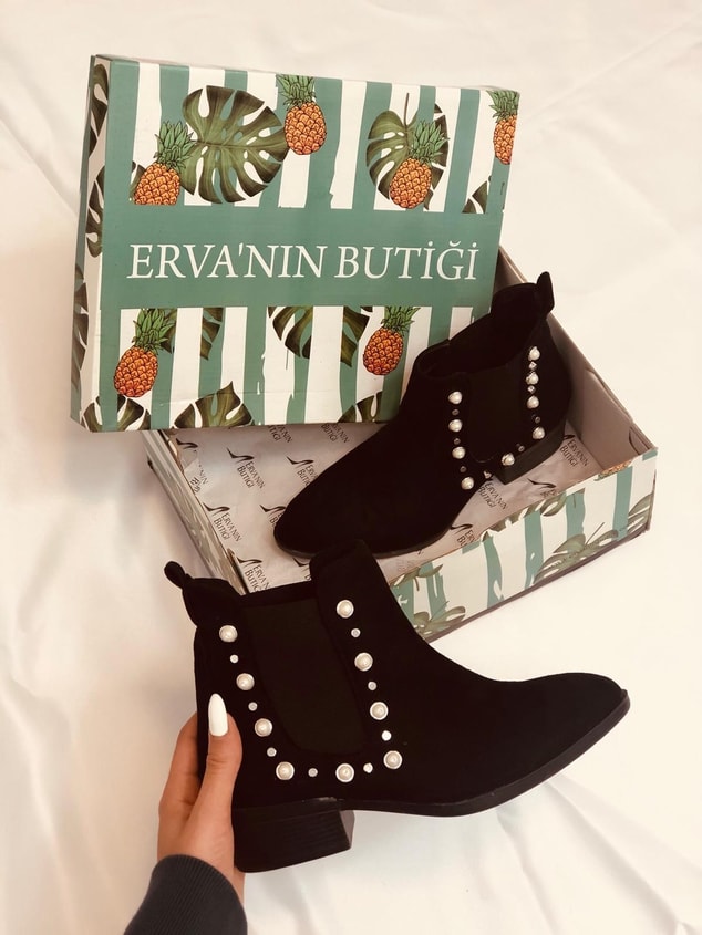 Siyah (Sofia) Kadın Bot