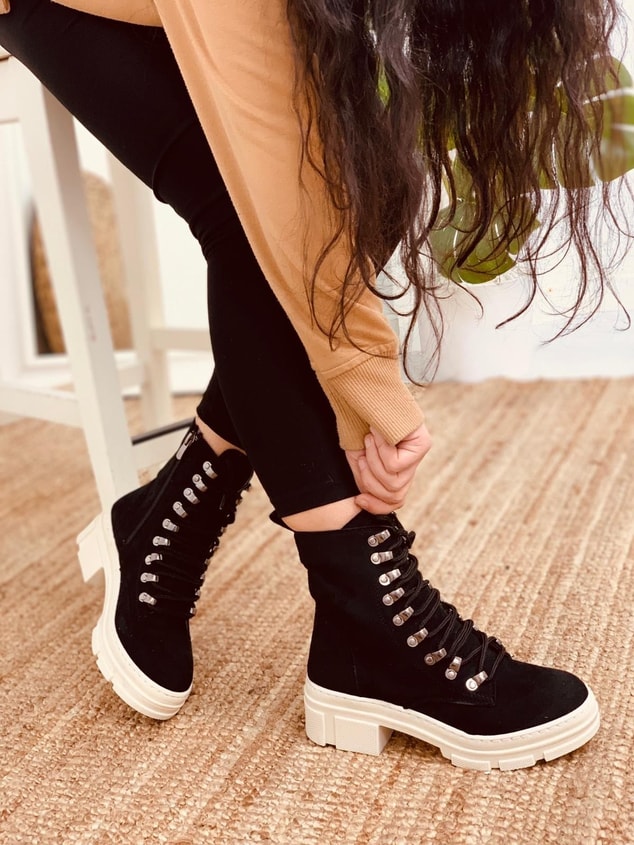 Siyah Süet (Ariana) Kadın Bot