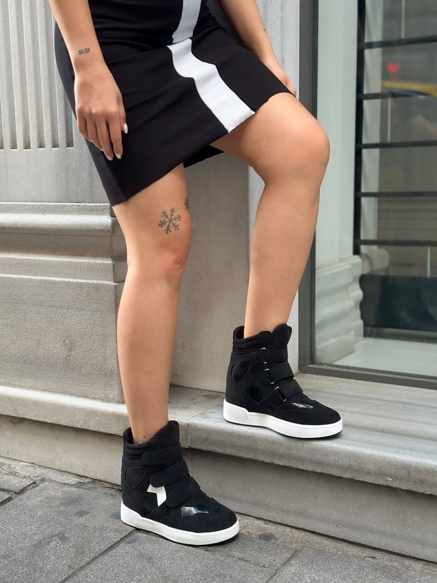 Siyah Süet (İsabe) Gizli Topuk Dolgu Topuk 7 Cm Boy Uzatan Sneakers
