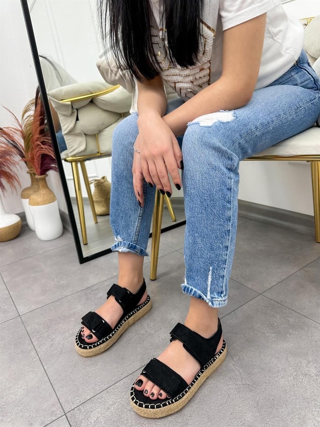 Siyah Süet (True) Kadın Cırtlı Sandalet