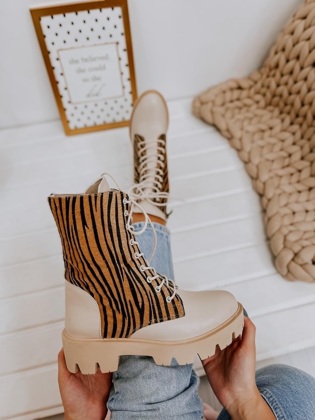 Ten Deri (West) Zebra Detay Bağcıklı Kadın Bot