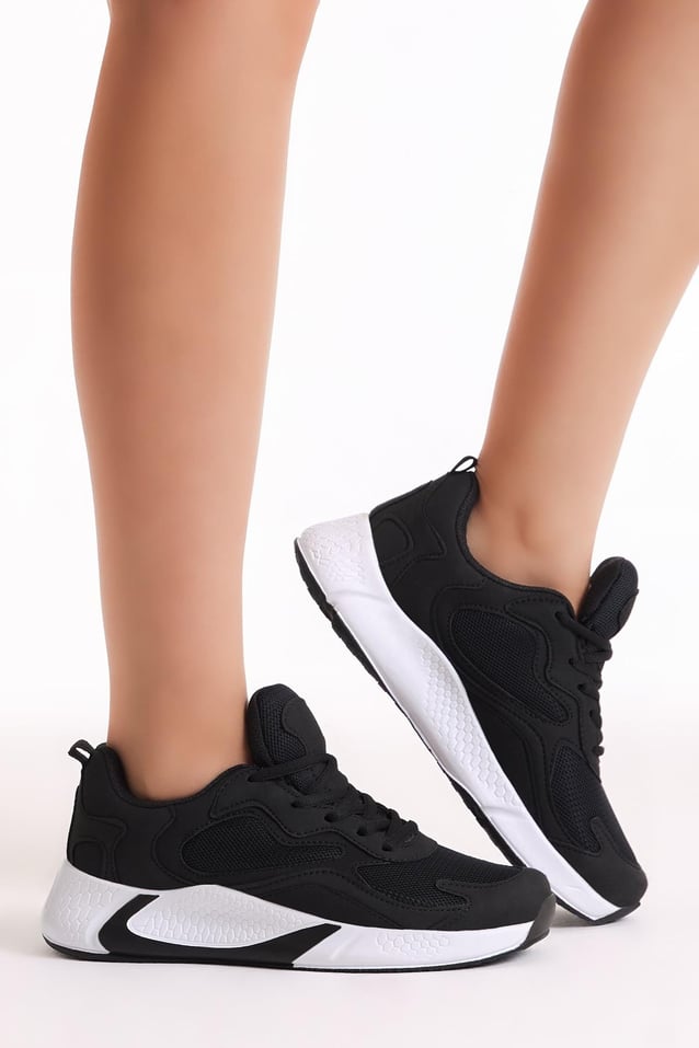 Rahat Kalıp Yüksek Taban Bağcıklı Unisex Siyah Beyaz Spor Ayakkabı V2901-0