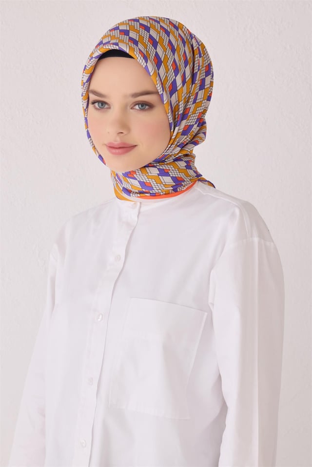 Bej Çok Renkli Geometrik Desen %100 Twill İpek Eşarp 4052 - 80