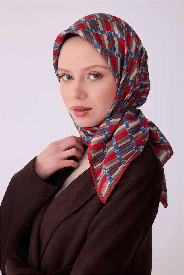 Kırmızı Geometrik Desen %100 Twill İpek Eşarp 4302 - 83
