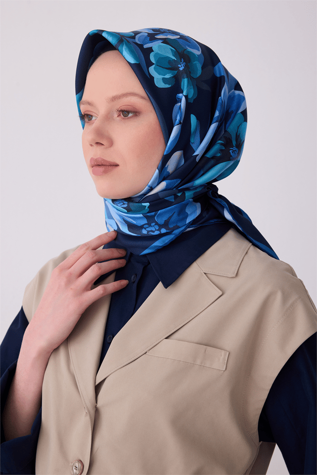Lacivert Çiçek Desen %100 Twill İpek Eşarp 4330 - 80