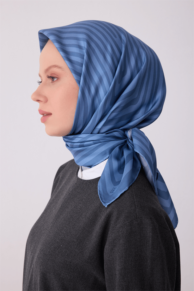 Mavi Geometrik Desen %100 Twill İpek Eşarp 4325 - 83