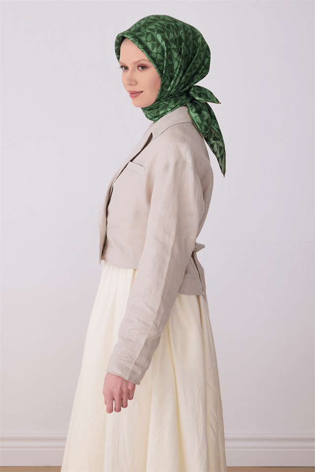 Yeşil Obje Desen %100 Twill İpek Eşarp 4322 - 01