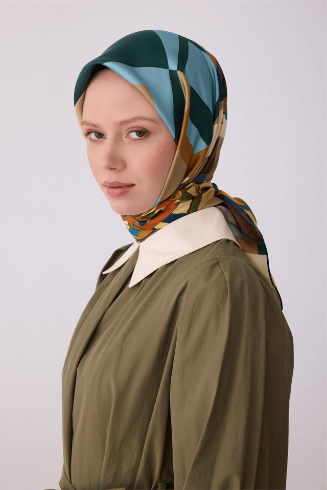 Yeşil Obje Desen %100 Twill İpek Eşarp 4300 - 03