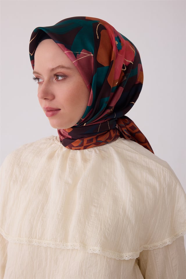 Kahverengi Çiçek Deseni %100 Twill İpek Eşarp 4426-03
