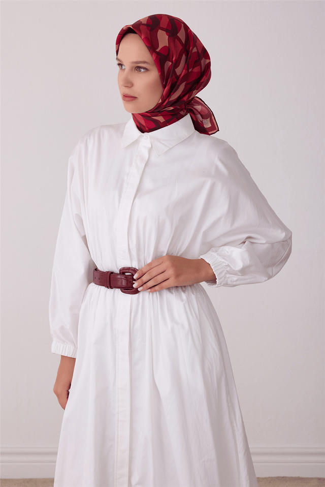 Kırmızı Geometrik Desen %100 Twill İpek Eşarp 4420-81