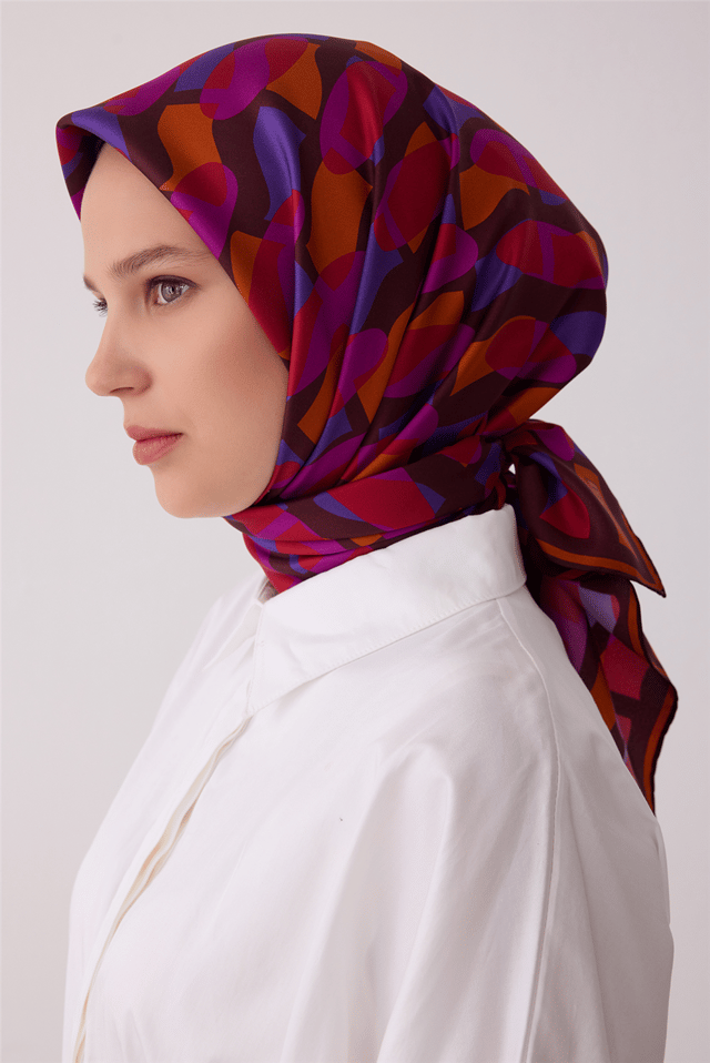 Kırmızı Geometrik Desen %100 Twill İpek Eşarp 4420-01