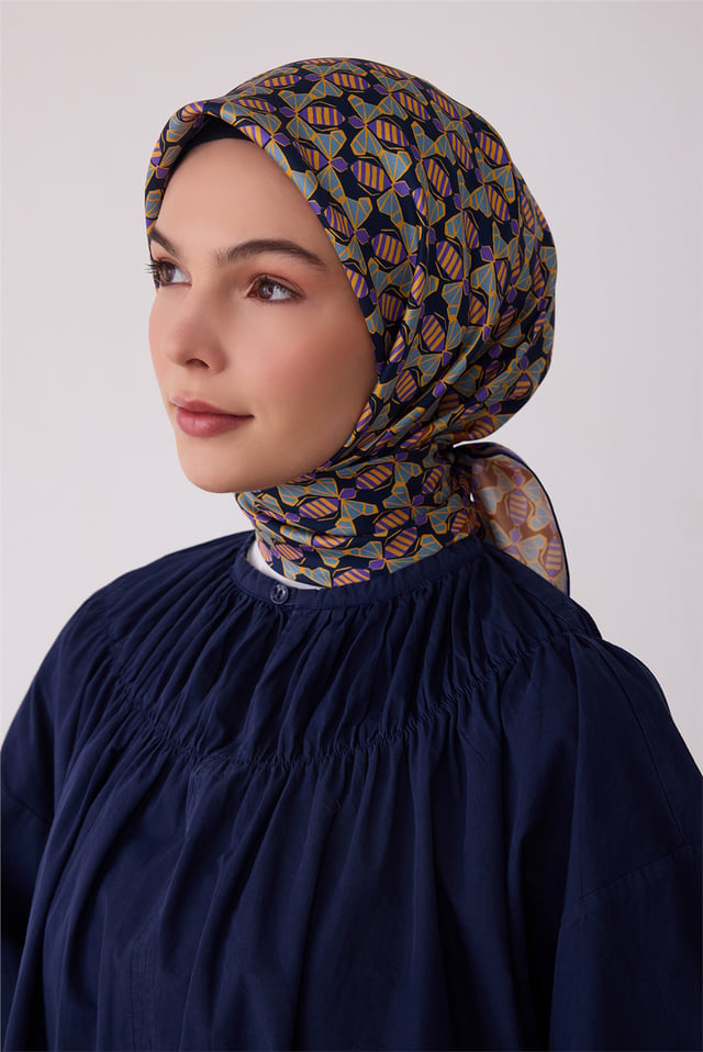 Lacivert Geometrik Desen %100 Twill İpek Eşarp 4403-83