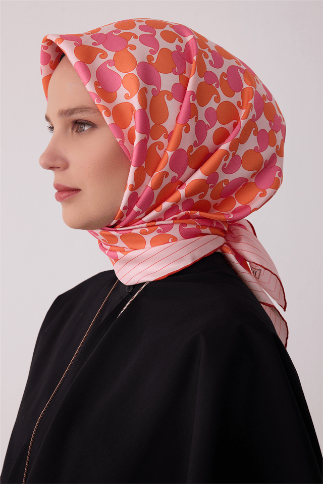 Pembe Etnik Desen %100 Twill İpek Eşarp 4422-53