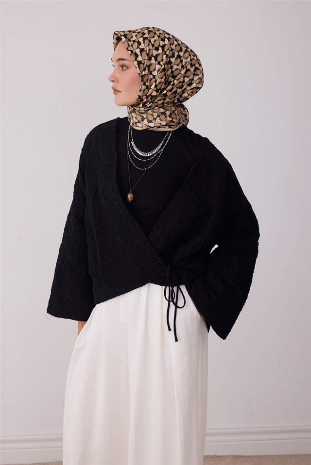 Siyah Geometrik Desen %100 Twill İpek Eşarp 4403-84