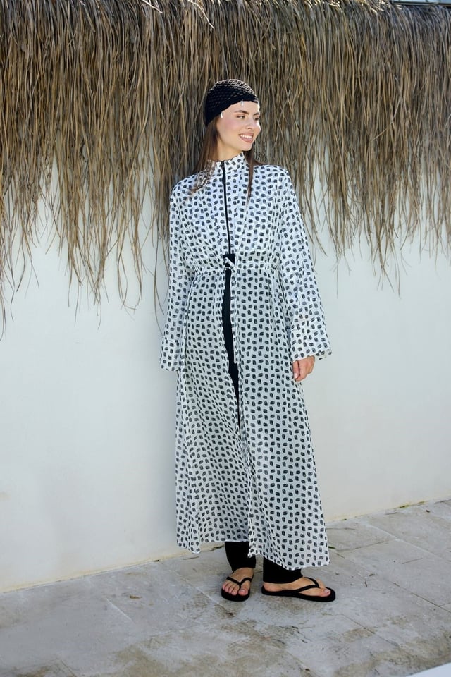 Beyaz-Siyah Monogram Desenli Pareo Kimono