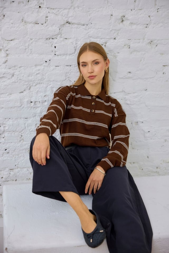 Kahverengi Polo Yaka Çizgili Triko Kazak