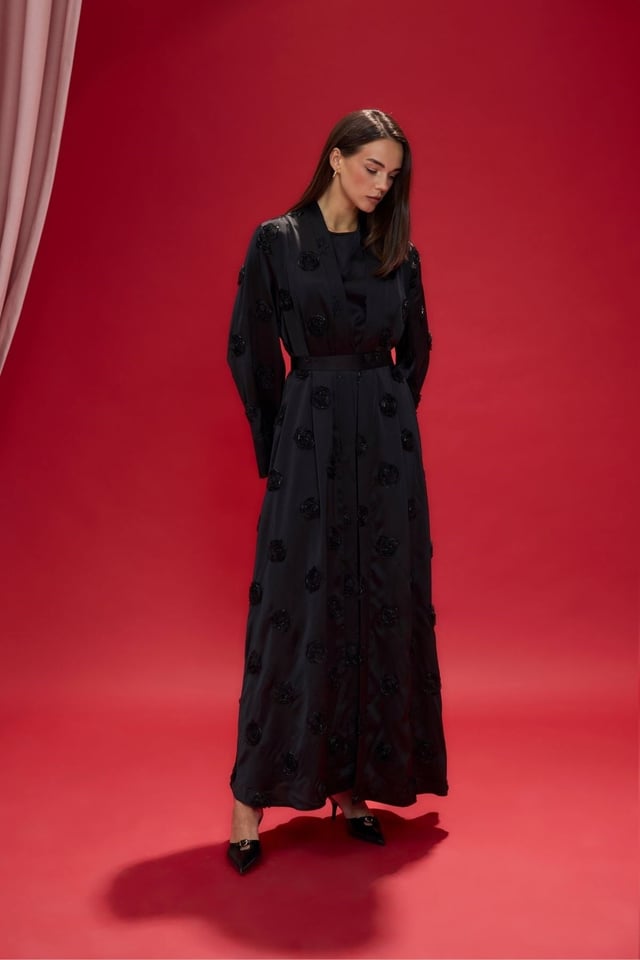 Siyah Amelie Gül İşlemeli Kimono Abaya