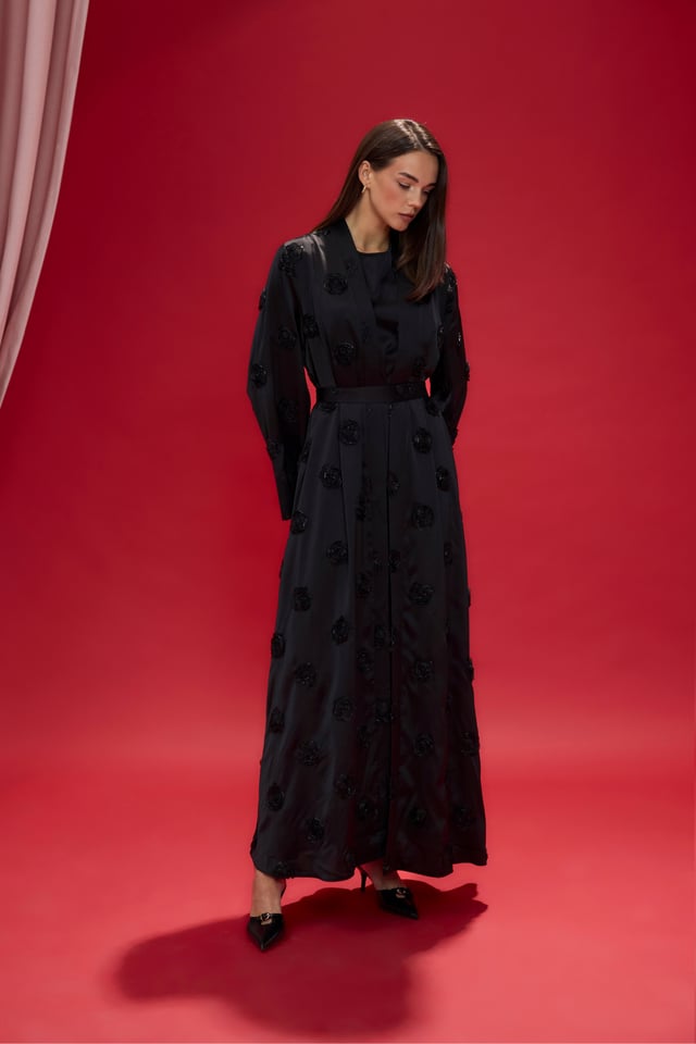 Siyah Amelie Gül İşlemeli Kimono Abaya