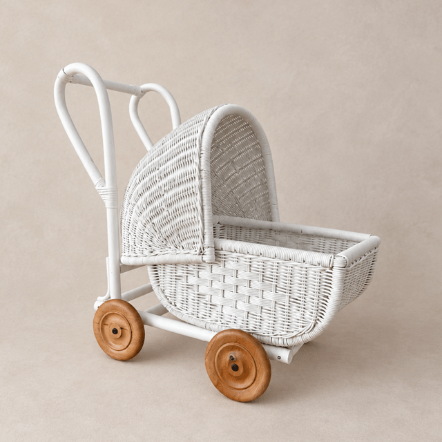 Stroller White – Beyaz Rattan Bebek Arabası Fotoğraf Çekim Aksesuarı
