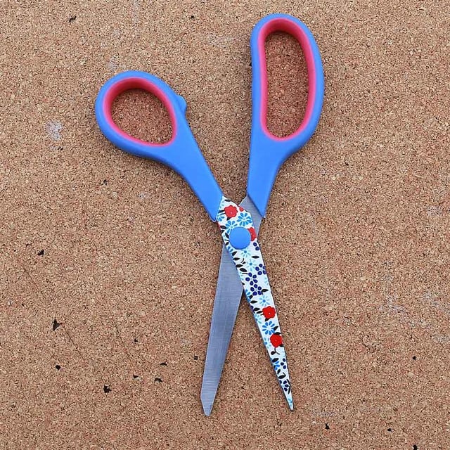 Mavi Renkli, Metal & Desenli Makas 